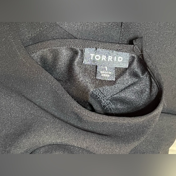 TORRID Black Skater Dress With Cut Out Strap Back Plus Size (Sz 1) - Picture 7 of 12